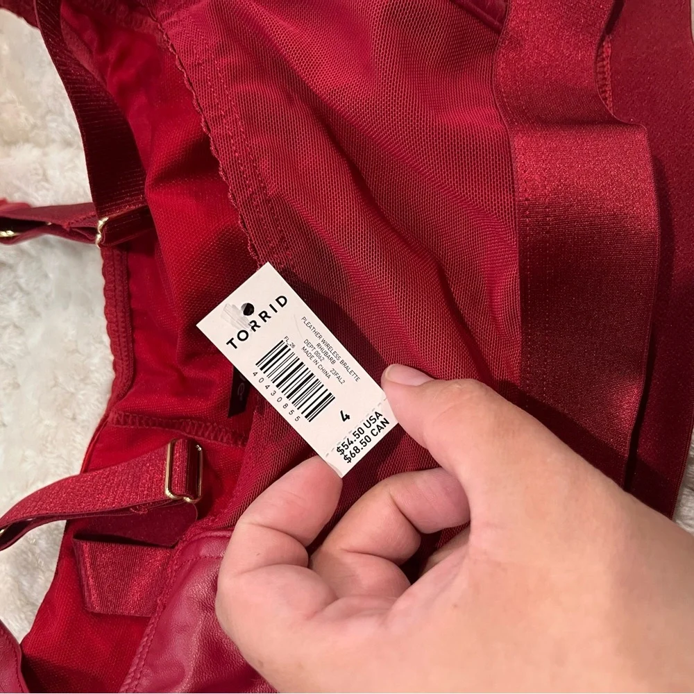🌻Torrid 4XL Deep Red Pleather Wireless Bralette - Picture 3 of 3